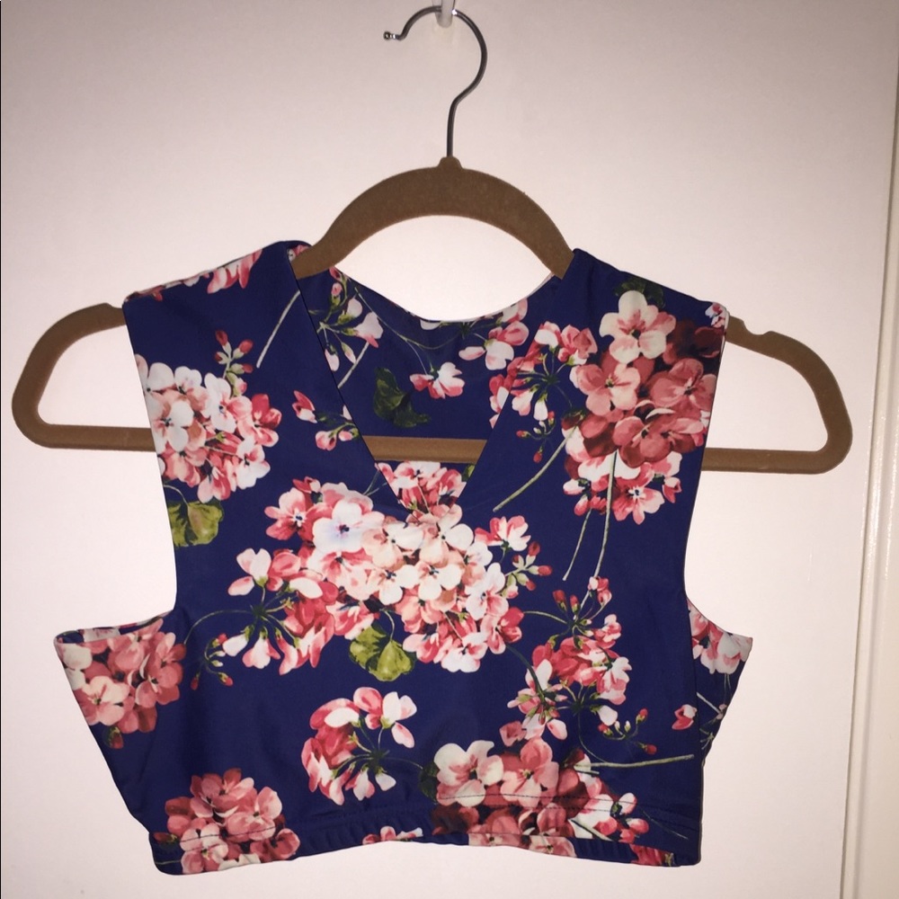 Floral cropped bralettish top